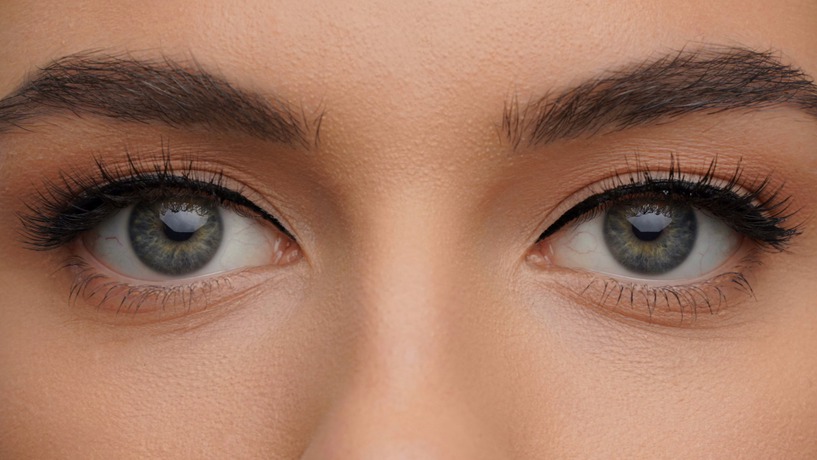 Close eyes look - round eye shape